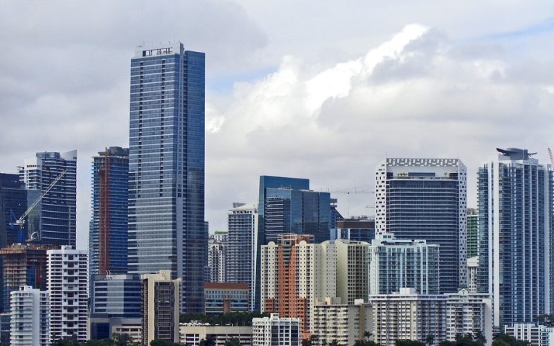 Spring Break aquece o turismo e abre caminho para investimentos imobiliários estratégicos nos EUA