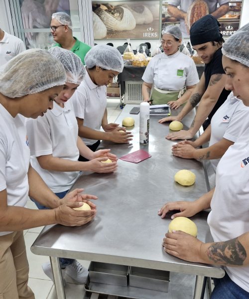 Goodbom supermercados lança a escola de padaria para promover o desenvolvimento interno e a valorização de talentos