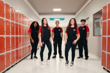 Muito além do bilíngue marca campanha da Maple Bear