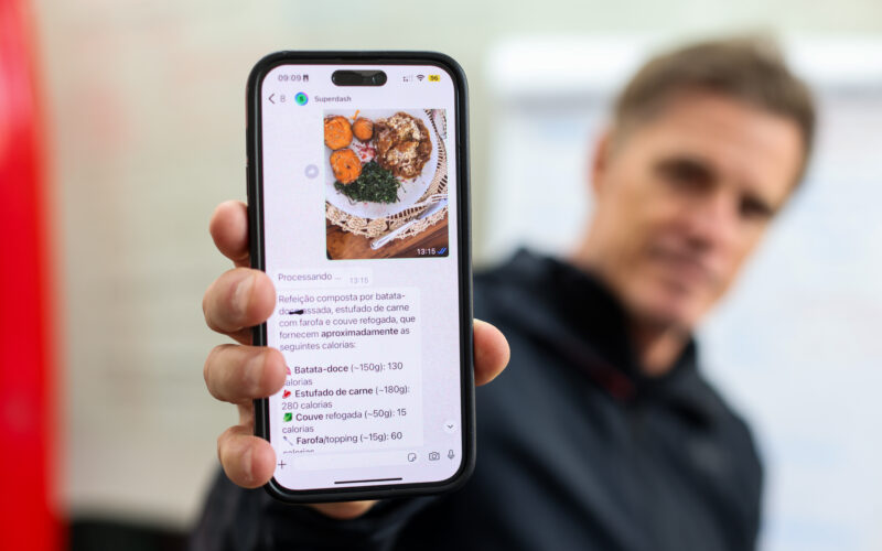 Antes de mudar hábitos, é preciso compreendê-los: essa é a proposta do Superdash, o primeiro diário inteligente no WhatsApp