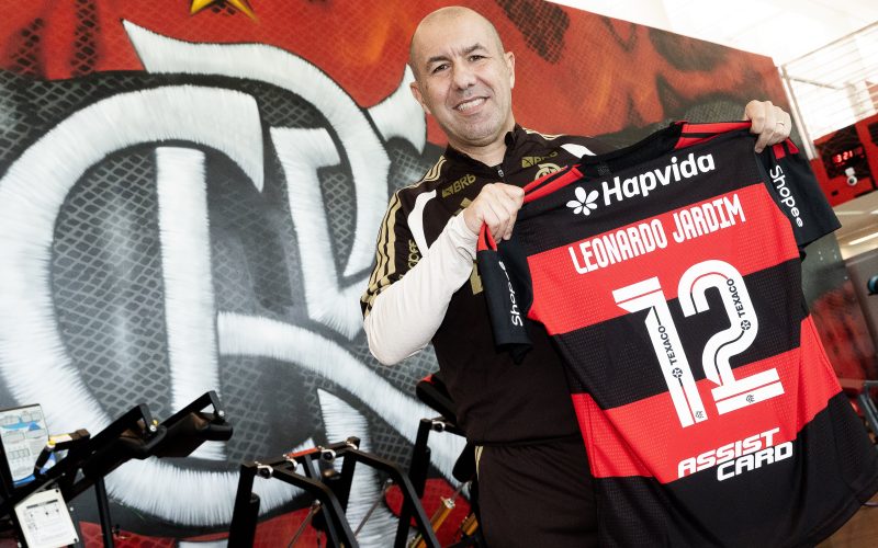 Leonardo Jardim esclarece declaração sobre treinar o Cruzeiro no Brasil enquanto assume o Flamengo