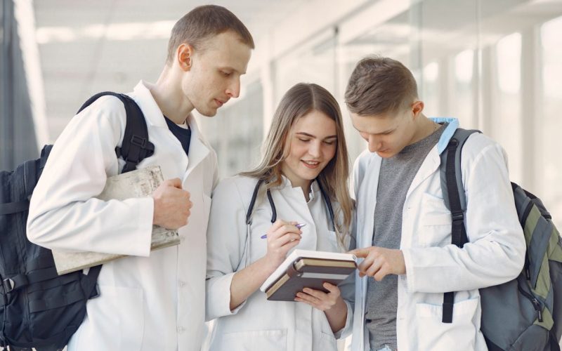 Como se inscrever em programa de imersão no SUS para estudantes e residentes: confira detalhes e vagas disponíveis