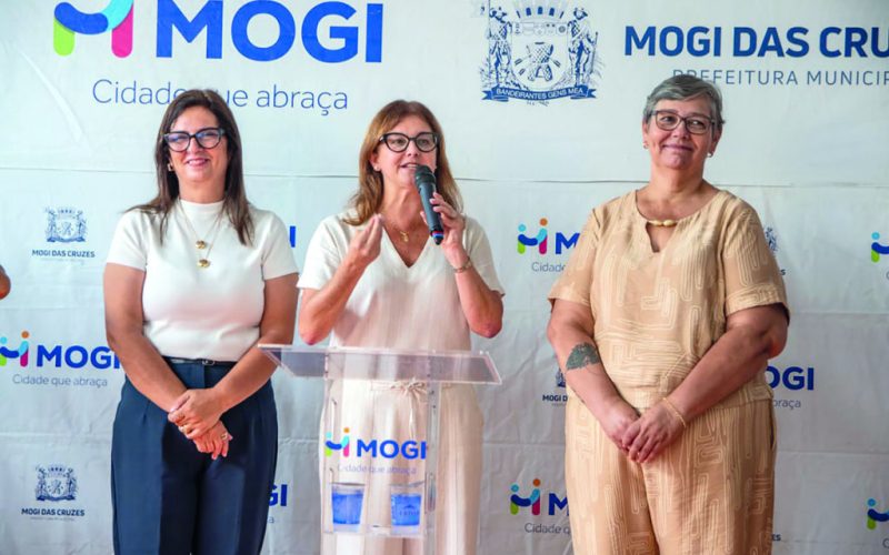 Mara Bertaiolli dá início à distribuição de uniformes e inova com abertura de creche no Botujuru