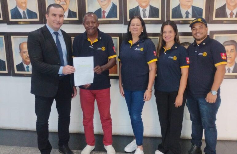 Câmara de Mogi das Cruzes reconhece Rotary com moção de aplauso pelos 121 anos de serviços prestados