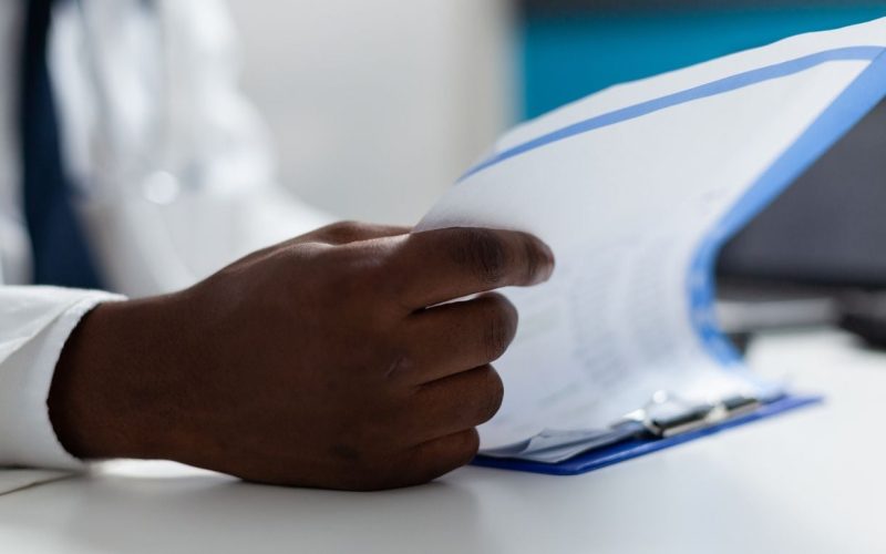 Estado de ES lança edital para fortalecer administração hospitalar com bolsas de até R$ 11,8 mil