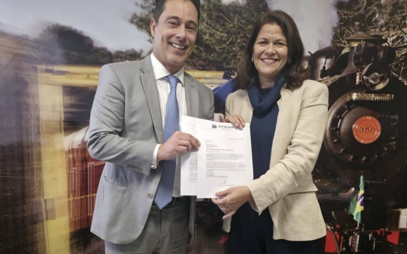 Vereadora Priscila Yamagami conquista parceria com deputado Marcio Alvino em prol de iniciativas para mulheres em Brasília