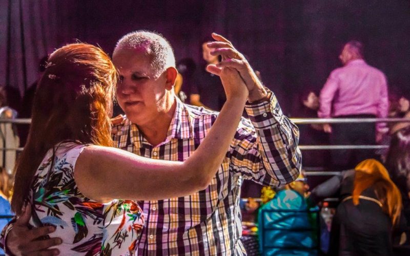 Clube de Campo realiza Botequim de Dia dos Namorados com temática nostálgica