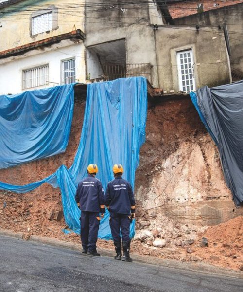 Itaquaquecetuba: equipe de apoio socorre 2,1 mil residências impactadas pelas chuvas