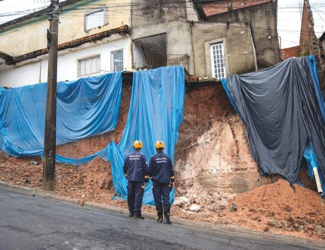 Itaquaquecetuba: equipe de apoio socorre 2,1 mil residências impactadas pelas chuvas